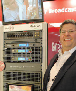 A Gates Air apresentou o primeiro transmissor Nativo IP. Rich Redmond, CPO da GatesAir afirma que o Maxiva UAXTE integra o modulador de alta-performance (GatesAir Maxiva XTE), possui refrigeração a ar e permite transmitir sinais de TV Digital (ATSC, DVB-T/T2 e ISDB-Tb), incluindo o ATSC 3.0