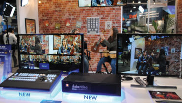 Como tudo não é IP e 4K, e a indústria tem diferentes nichos de mercado, a Datavideo avançou com o lançamento do SE-2850, um switcher de produção 8/12 input de vídeo HD com sistema de grafismo incluído